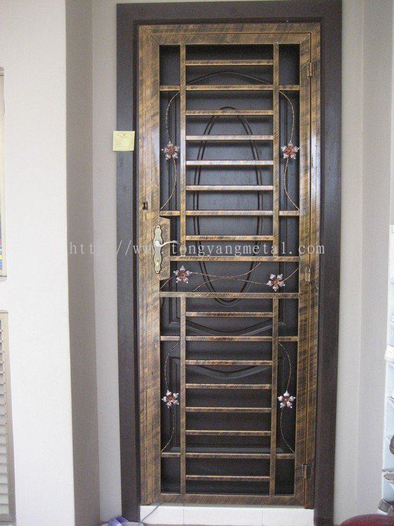 17409604109323esbr_door_2.jpg