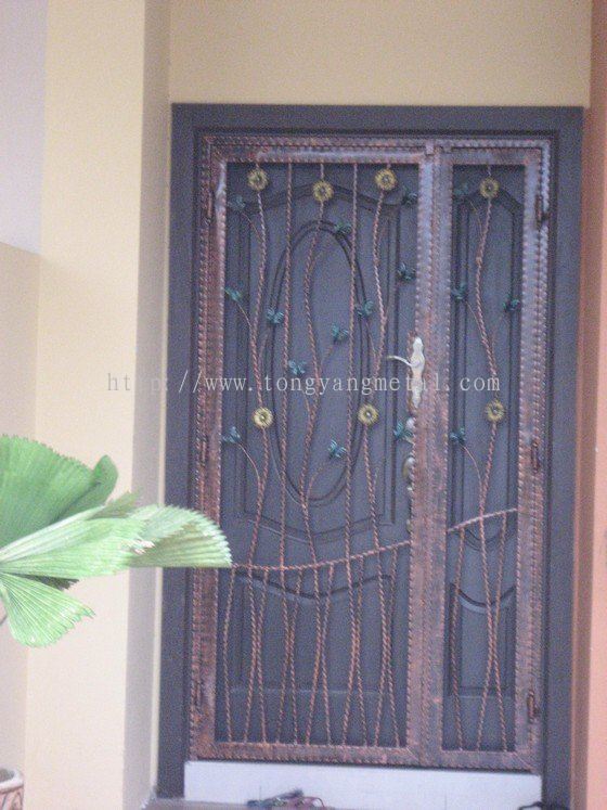1740960525691ufnzu_door_25.jpg