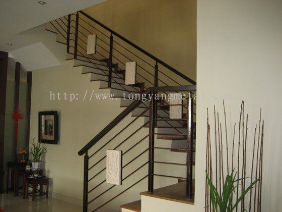 1740960734527z6ecj_handrail_2.jpg